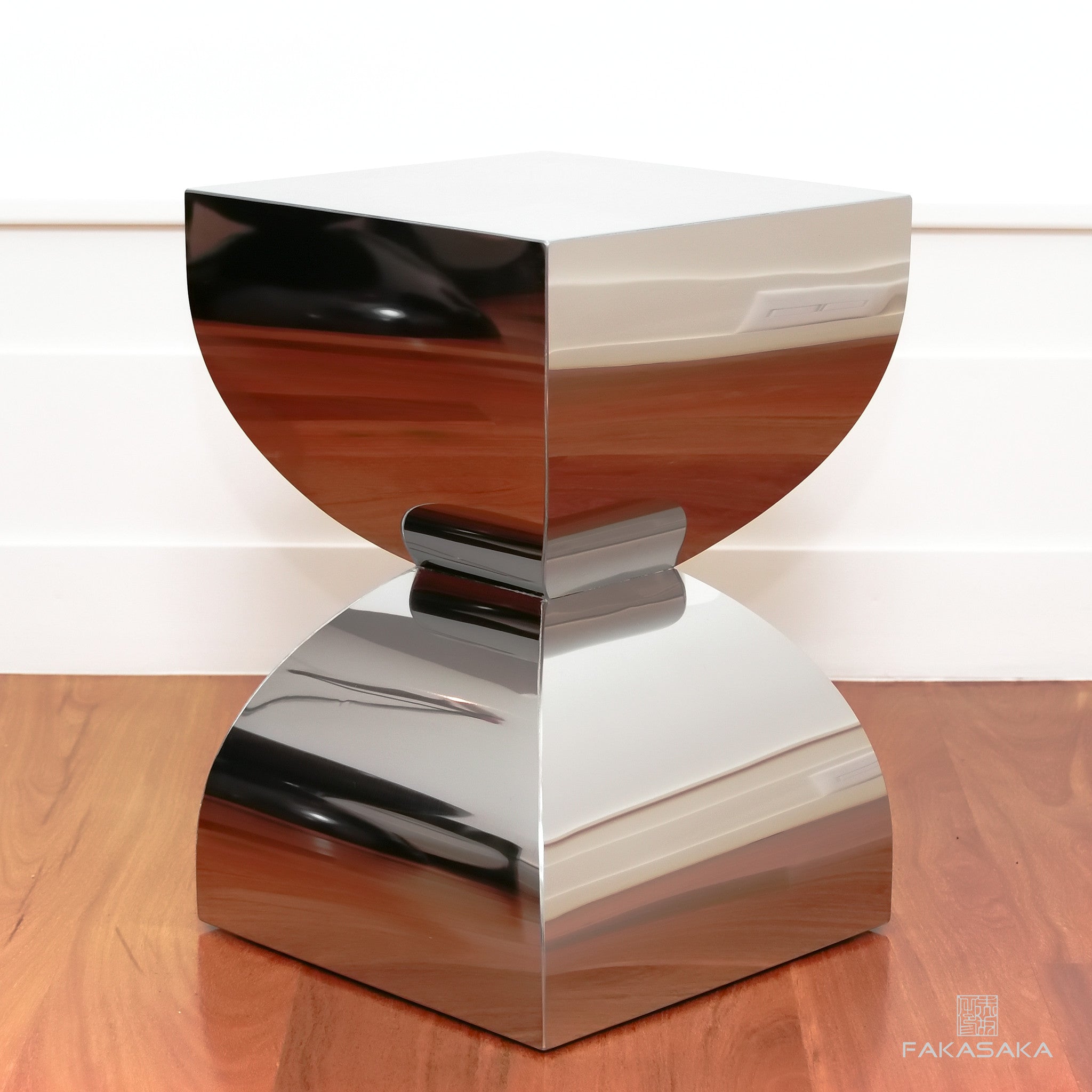 FA5<br><br>STOOL / SIDE TABLE /DRINK TABLE<br><br>STAINLESS STEEL