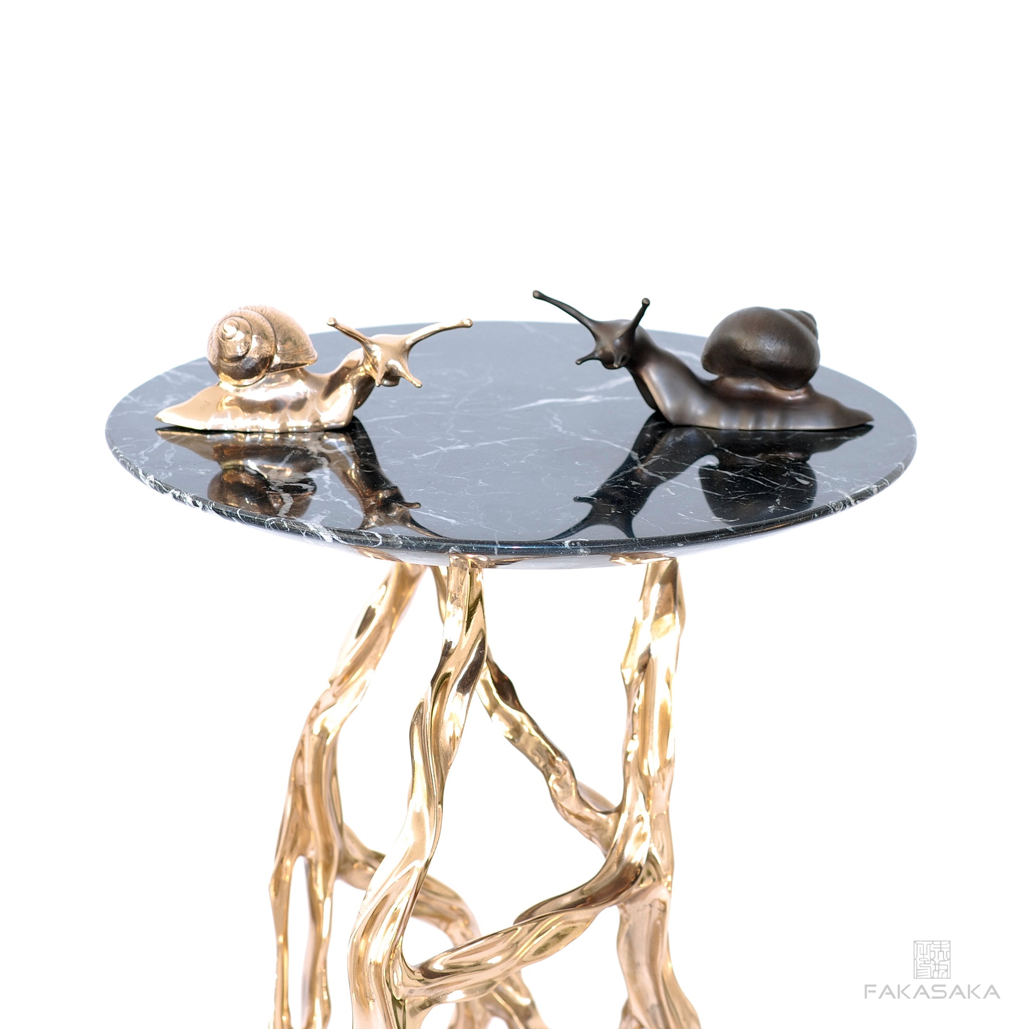 ALEXIA DRINK TABLE<br><br>TRANSLUCENT ONYX<br>BLACKBROWN BRONZE
