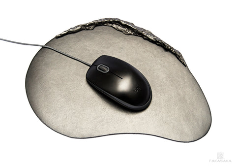 APPLE <br><br>MOUSE PAD<br><br>DARK BRONZE