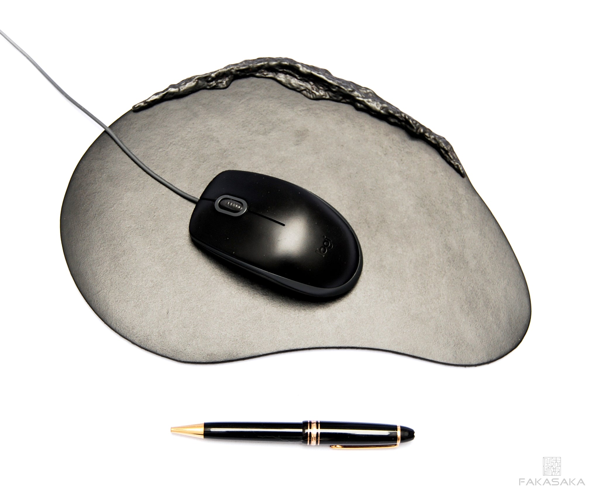 APPLE <br><br>MOUSE PAD<br><br>DARK BRONZE