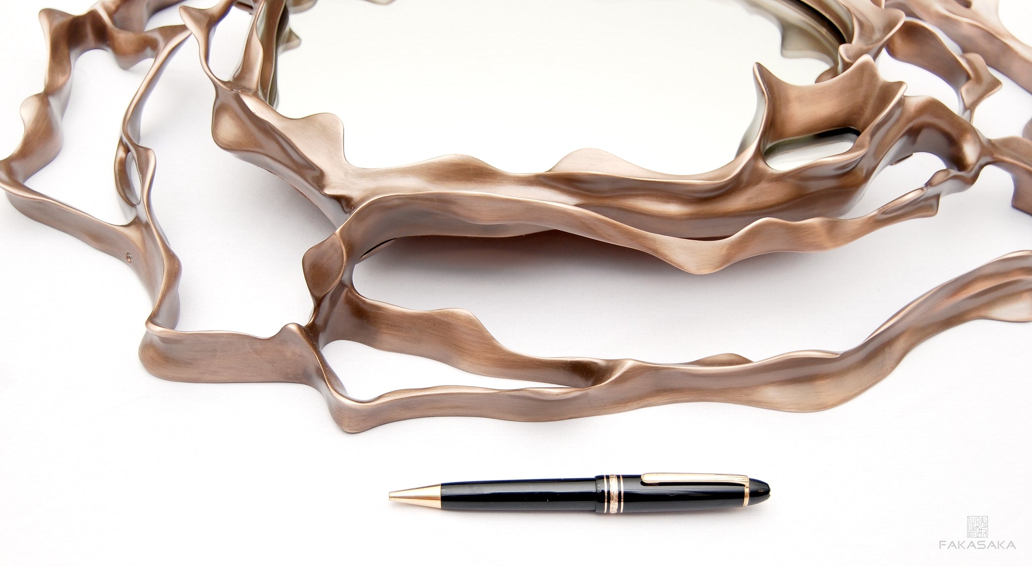 ALEXIA<br><br>MIRROR / CENTERPIECE<br><br>BLACKBROWN BRONZE<br>SILVER MIRROR