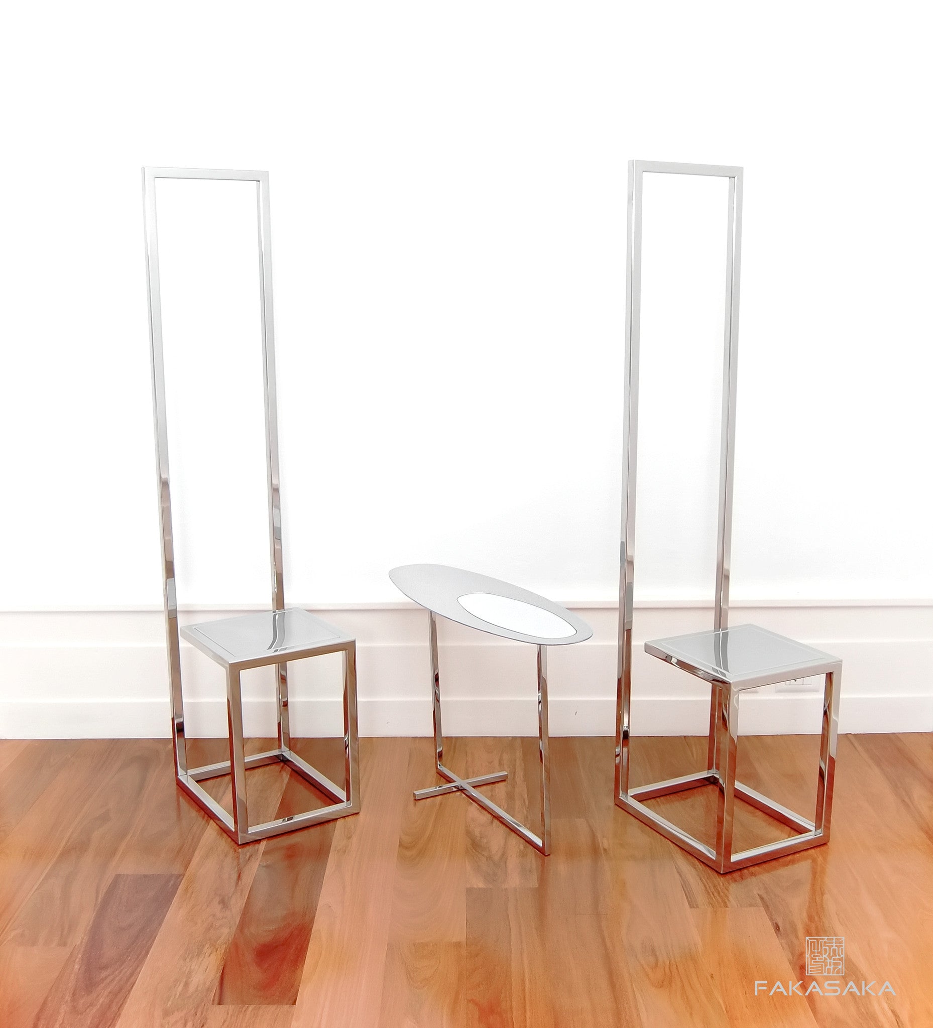 FA24 SIDE TABLE<br><br>MIRROR ON TOP<br>CHROMED