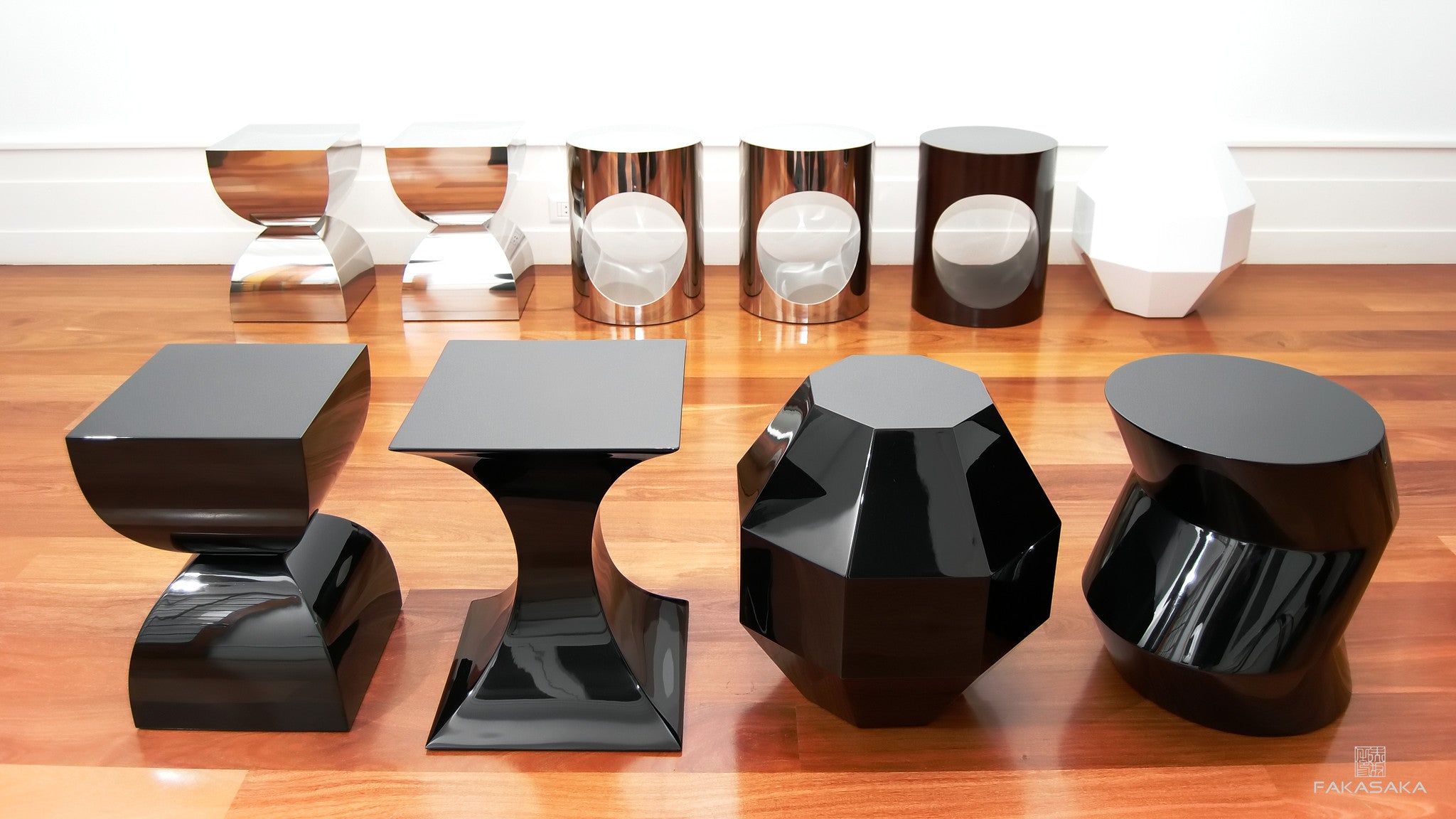 FA4<br><br>STOOL / SIDE TABLE / DRINK TABLE<br><br>LACQUER BLACK